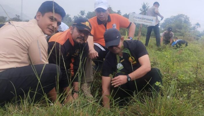 Pemkab Agara Tanam Pohon Buah Jelang Peringatan 20 Tahun Tsunami Aceh