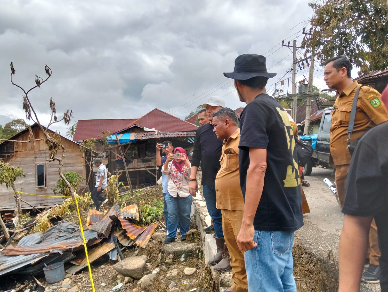 Ketua DPRD Madina Kunjungi Korban Kebakaran