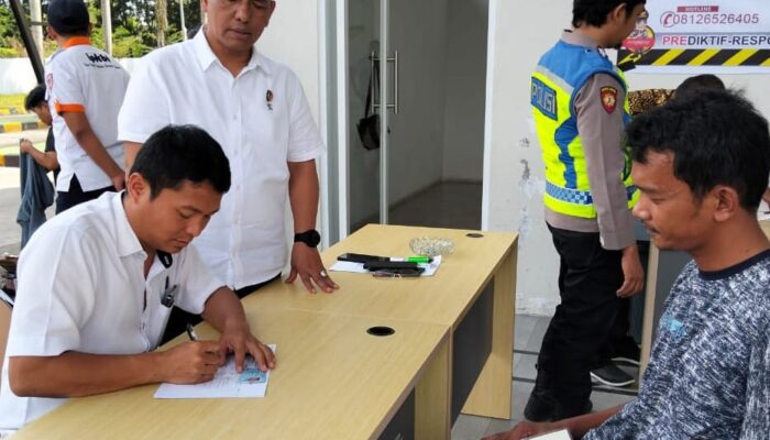 Polres Pematangsiantar Lakukan Tes Urine Kepada Awak Angkutan Darat