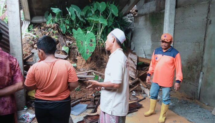 Tertimbun Longsor, 6 Rumah Di Abdya Rusak Parah