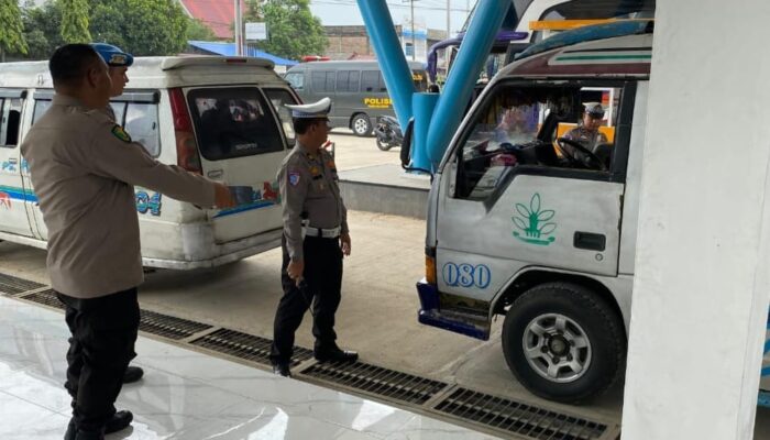 Jelang Nataru, Sopir dan Kernet Angkutan Umum Jalani Tes Urine Di Terminal Lubukpakam