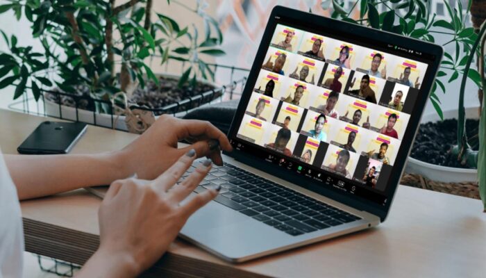 Indosat Dorong Inklusi Digital, Berikan Pelatihan AI Bagi Guru dan Penyandang Disabilitas