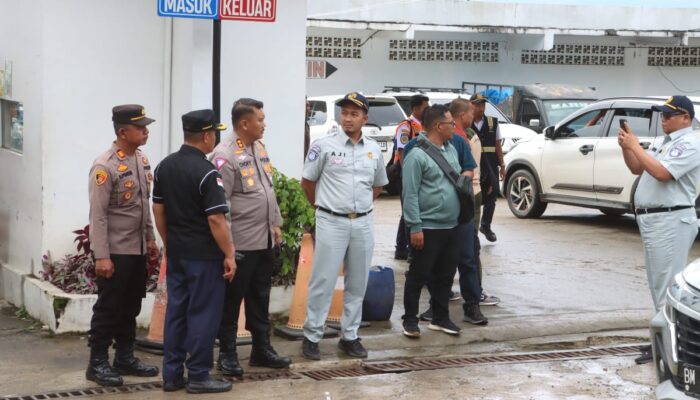 Kapolres Simalungun Cek Peningkatan Arus Penumpang Di Pelabuhan Tigaras