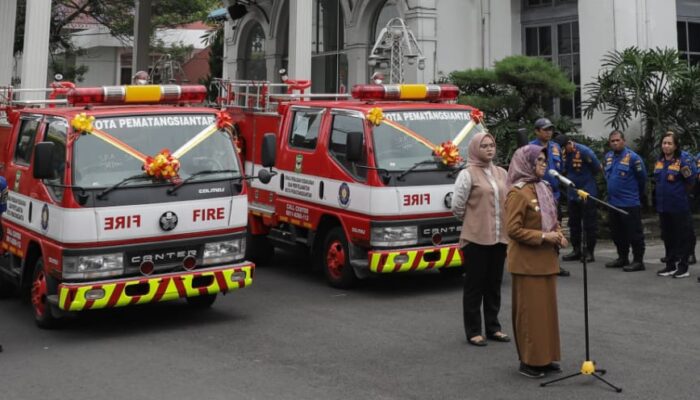 Wali Kota Pematangsiantar Terima Hibah 2 Unit Damkar Dari Jepang