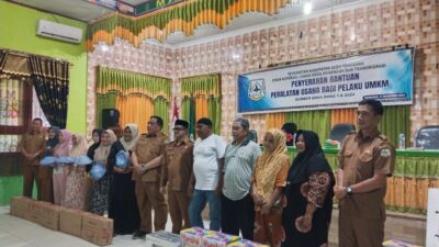Pj Bupati Agara Serahkan Bantuan Peralatan Usaha Bagi Pelaku UMKM