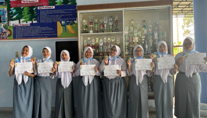 SMA Harapan 3 Raih Dua Medali Emas Ajang ISIF 2024
