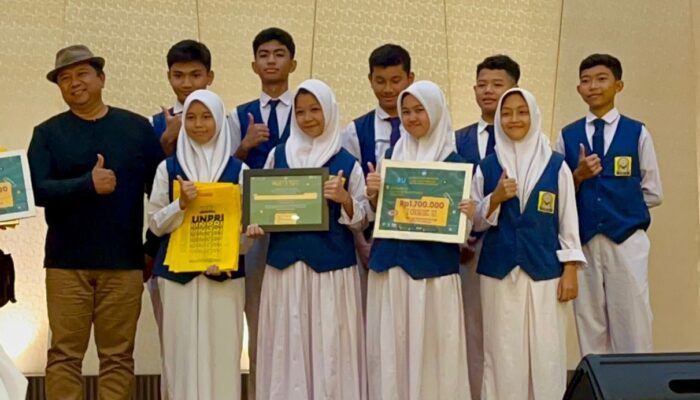 SMP Darussalam Medan Juara 3 LombaCipta Lagu Berbahasa Daerah Tingkat Sumut