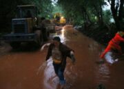 Banjir Dan Longsor Sukabumi Renggut 2 Nyawa Dan Putuskan 10 Jembatan