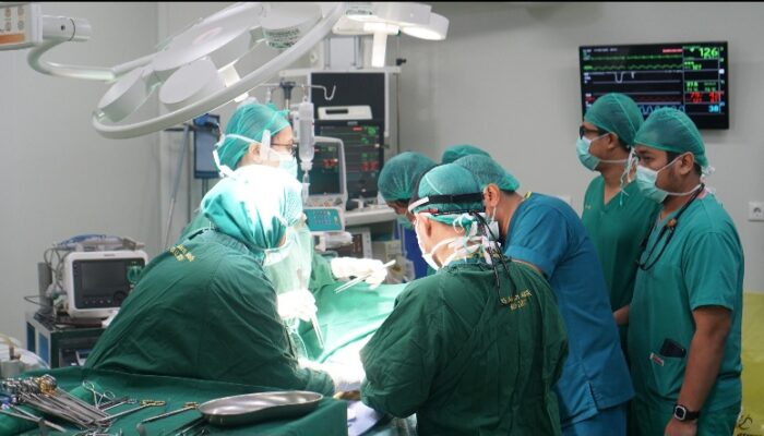 Pertama Di RS Adam Malik, Operasi Koarktasio Aorta Pada Kasus Jantung Anak Bawaan