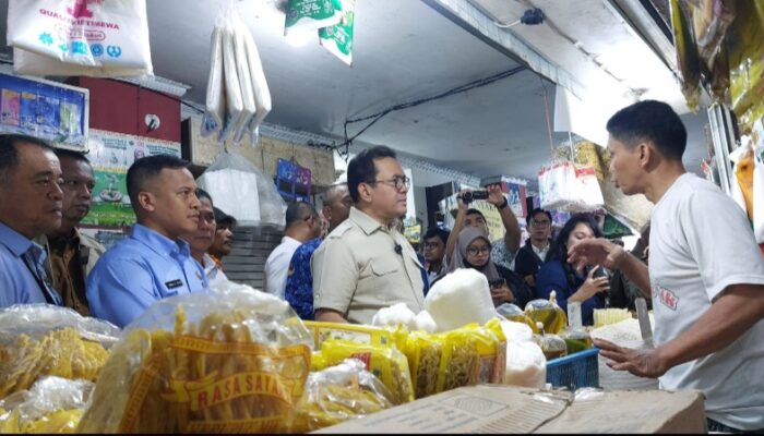 Mendag Kunjungi Pasar Sukaramai Tinjau Harga Pangan Jelang Nataru