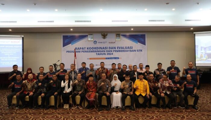 Rapat Koordinasi Dan Evaluasi Program Pengembangan Guru: Meningkatkan Kualitas Pendidikan Untuk Indonesia Emas 2045