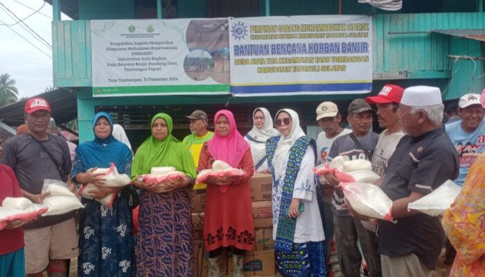 BKMT Sumut Serahkan Bantuan Untuk Korban Banjir Di Tapsel