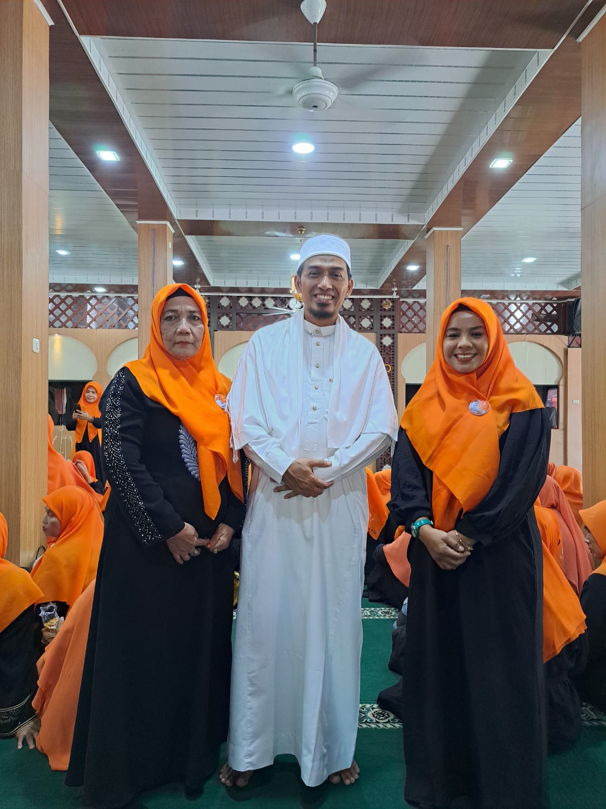 Jamaah Majelis Muhasabah As-Salam Medan Silaturahmi Ke Tuan Guru Babussalam Langkat Syeikh Dr Zikmal Fuad MA Jamaah Majelis Muhasabah As-Salam Medan Silaturahmi Ke Tuan Guru Babussalam Langkat Syeikh Dr Zikmal Fuad MA