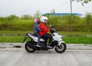 Cara Aman Bonceng Anak Naik Motor