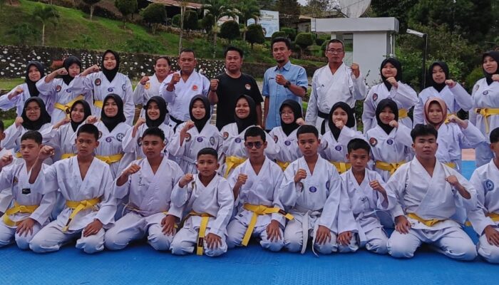 Darul Mursyid Gelar Latihan Ekskul Karate Shotokan Kandaga Indonesia