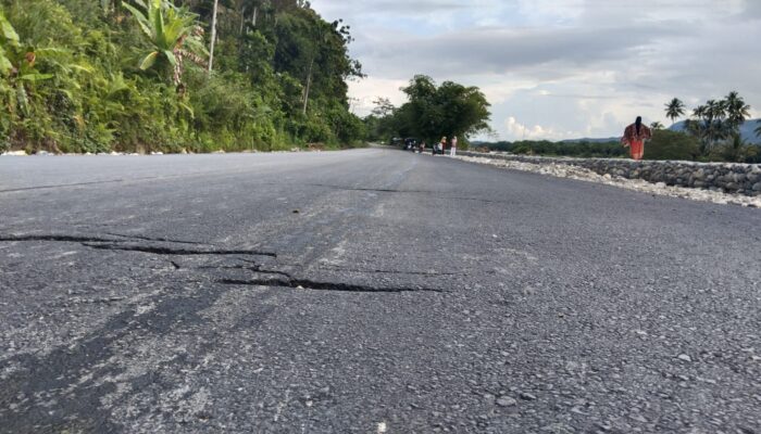 Pembangunan Jalan Nasional Agara Diduga Asal Jadi