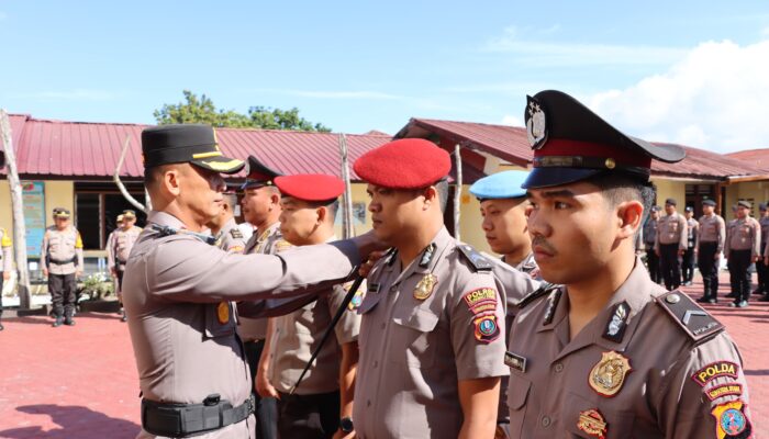 Kapolres Taput Pimpin Upacara Kenaikan Pangkat