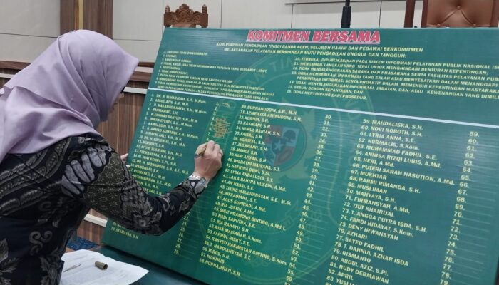 Hakim Tinggi Dan Pegawai Pengadilan Tinggi Banda Aceh Tandatangani Pakta Integritas