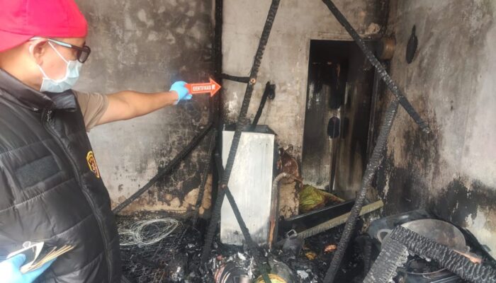 Dua Rumah Terbakar Di P. Siantar Saat Penghuninya Mudik