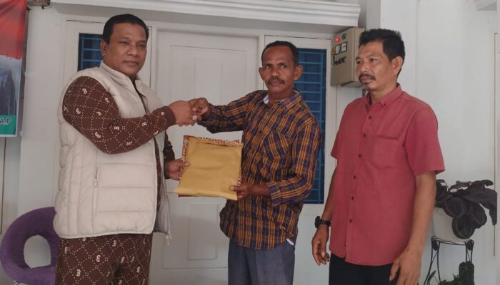 HRD Tepati Janji Serahkan Rp50 Juta Kepada Penangkap Pelaku Money Politics