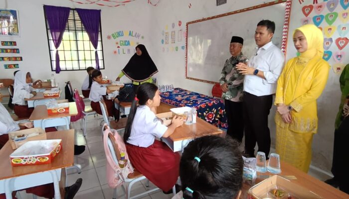 Jarang Sarapan, Pelajar SD Di Sergai Sumringah Dapat Makan Bergizi Gratis