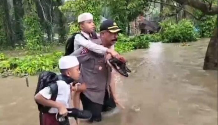 Husni Yusuf Pimpin Langsung Evakuasi Korban Banjir Sosa