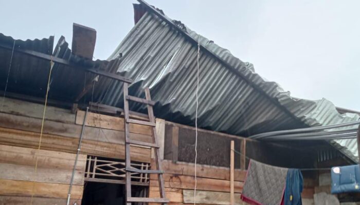 Sejumlah Rumah Di Aceh Timur Dihantam Puting Beliung