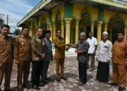 Pemko Langsa Serahkan BantuanSemen Ke Masjid Di Lima Gampong