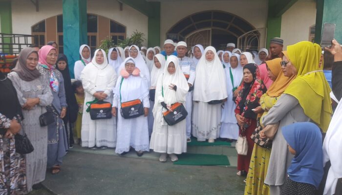 Anggota Majlis Taklim Forsila Berterima Kasih Telah Diberangkatkan Umrah