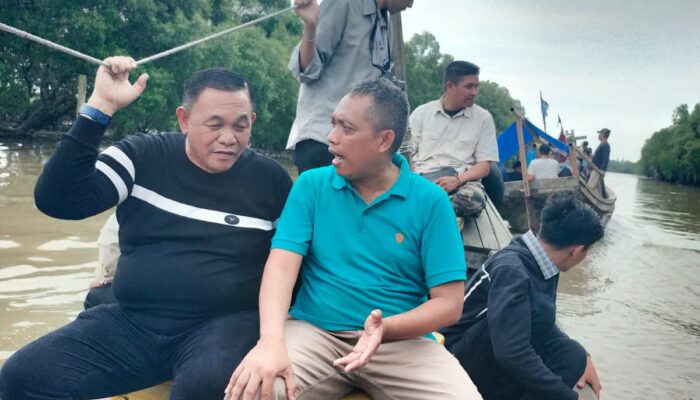 M Dahnil Ginting Dan Staf Ahli Gerindra Sumut Tinjau Kondisi Pendangkalan Di Percut