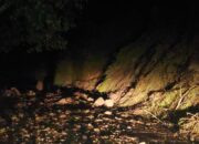 Tertimbun Material Longsor, Akses Jalan Ke Haranggaol Putus Total