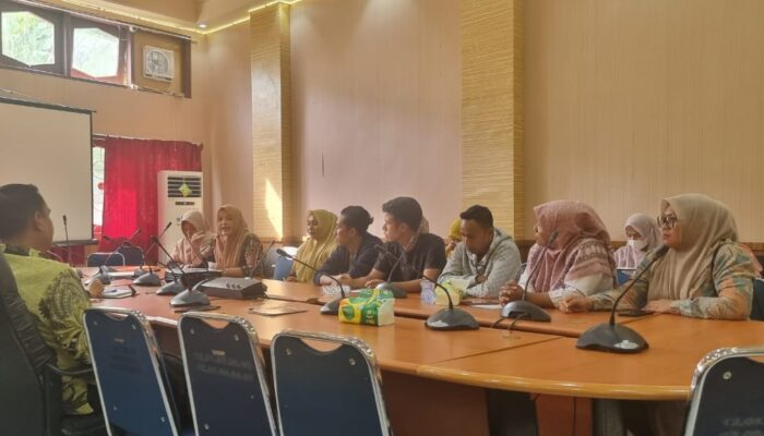 Ratusan Honorer Nakes Geruduk Kantor DPRK Aceh Selatan Protes Hasil Seleksi PPPK