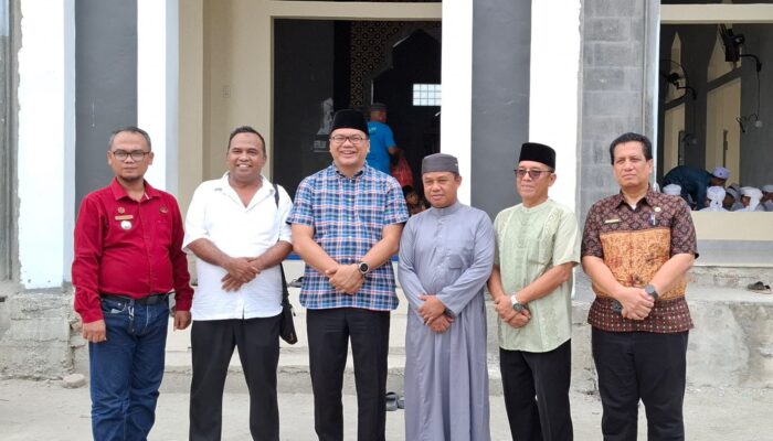 Asri Ludin Tambunan Shalat Jumat Di Masjid Bersejarah; Masjid Jami’ Beringin