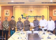 Kemenkop Serahkan Daftar Koperasi Kepada OJK