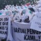 Ratusan Nakes Geruduk Kantor Pemkab Bireuen