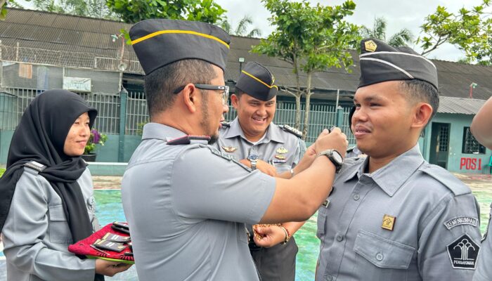Tujuh Pegawai Lapas Labuhanruku Naik Pangkat