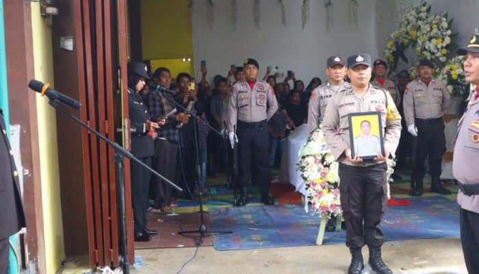 Polres P.Siantar Laksanakan Persemayaman Personel Dengan Tradisi Kepolisian