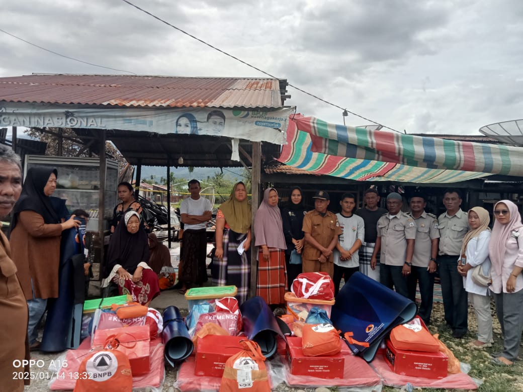Pemkab Agara Salurkan Bantuan Masa Panik Korban Kebakaran Pemkab Agara Salurkan Bantuan Masa Panik Korban Kebakaran