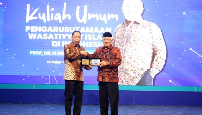 Kuliah Umum Di UMSU, Prof. Din Syamsuddin: “Wasatiyyat Islam Cegah Ekstrimisme ”