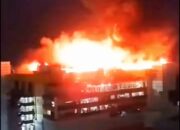 Kebakaran Hebat Di Glodok Plaza, 1 Gosong dan 8 Hilang