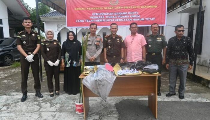 Cabang Kejari Aceh Selatan Di Bakongan Musnahkan Barang Bukti Narkoba