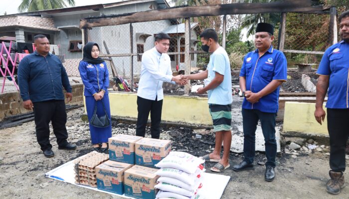 Ricky Anthony Salurkan Bantuan Sembako Kepada Korban Kebakaran Di Bahorok