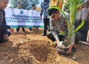 Kakanwil Kemenag Aceh Tanam Pohon Di Tanah Wakaf Produktif Aceh Jaya