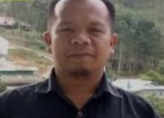Membuang Gelar Sarjana