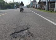 Jalan Nasional Di Pidie Penuh Lubang, BPJN Aceh Tak Peduli