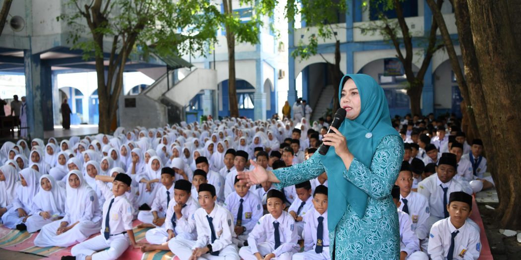 Pj Ketua TP-PKK Sosialisasi Pencegahan Bullying Dan Kesehatan Reproduksi