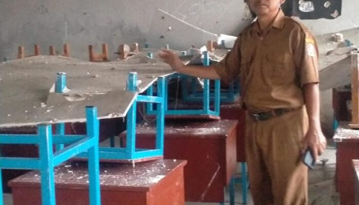 Plafon Rubuh, Siswa SMPN 1 Beringin Sempat Belajar Di Musala