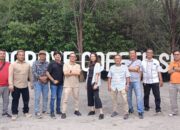 RSI Dan Wartawan Nikmati Sensasi Ngopi Di Hutan Mangrove Sergai