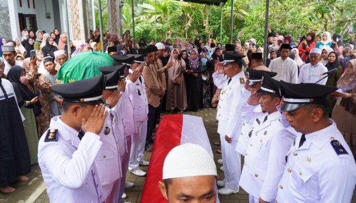 Pj Bupati Langkat Pimpin Upacara Pelepasan Jenazah Kades Serapuh ABC