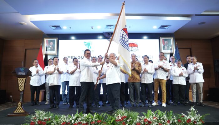 Menteri Perdagangan Budi Santoso Lantik Hendrik Sitompul Korwil GPEI Sumatera, Soroti Bimbingan UMKM Bisa Ekspor